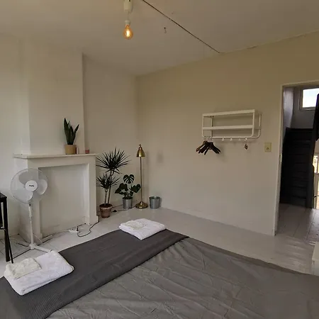 Quarto em Acomodações Particulares Private Near Gravensteen